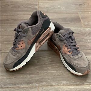 Grey & rose Nike air max 90